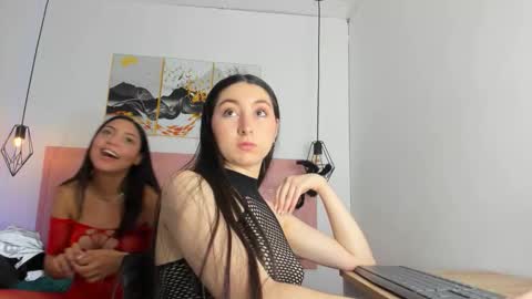 Snapshot of kiara__white chatting on 11/12/25, 01:55 Kiara online show from 11/12/25, 01:55