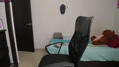 Evelyn online show from 02/01/25, 07:34