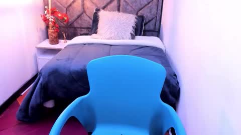 kiara Cruz online show from 12/16/25, 08:25