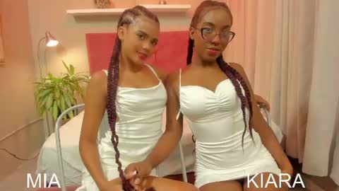 Snapshot of kiara_curls chatting on 06/23/26, 11:41 Kiara online show from 06/23/26, 11:41