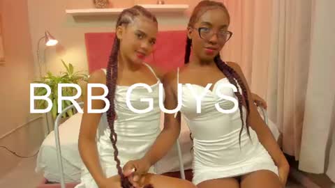 Snapshot of kiara_curls chatting on 06/25/26, 11:26 Kiara online show from 06/25/26, 11:26