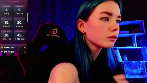 Snapshot of kiara_dream chatting on 10/08/25, 10:18 Kira online show from 10/08/25, 10:18