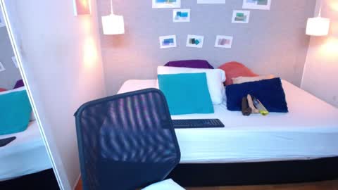 Kiara online show from 12/20/24, 09:28