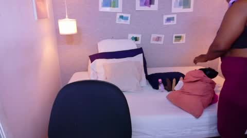 Snapshot of kiara_evanss chatting on 05/07/26, 12:27 Kiara online show from 05/07/26, 12:27