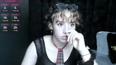 KIARA FOX online show from 12/18/25, 01:06