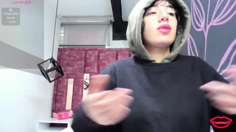 KIARA FOX online show from 02/03/26, 12:10