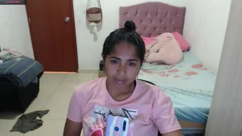 Snapshot of kiara_williamss chatting on 10/28/25, 06:43 Kiara online show from 10/28/25, 06:43