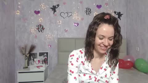 Snapshot of kiaracriegs chatting on 02/03/25, 04:14 Kara online show from 02/03/25, 04:14