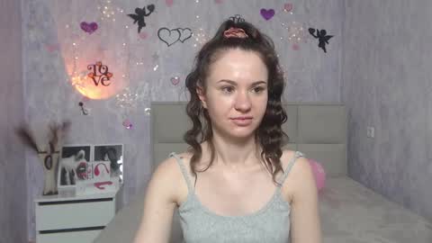 Snapshot of kiaracriegs chatting on 02/12/25, 02:14 Kara online show from 02/12/25, 02:14