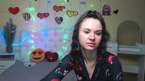 Snapshot of kiaracriegs chatting on 02/14/25, 02:39 Kara online show from 02/14/25, 02:39