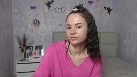 Snapshot of kiaracriegs chatting on 03/03/25, 04:03 Kara online show from 03/03/25, 04:03