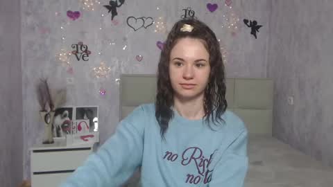 Snapshot of kiaracriegs chatting on 03/06/25, 01:37 Kara online show from 03/06/25, 01:37