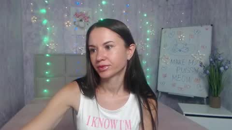 Snapshot of kiaracriegs chatting on 09/23/25, 06:00 Kara online show from 09/23/25, 06:00