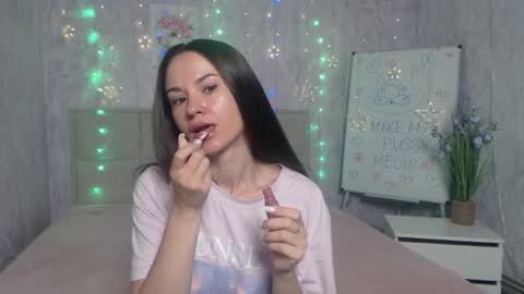 Snapshot of kiaracriegs chatting on 09/25/25, 05:27 Kara online show from 09/25/25, 05:27