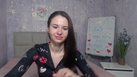 Snapshot of kiaracriegs chatting on 10/12/25, 05:23 Kara online show from 10/12/25, 05:23