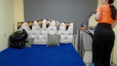 Snapshot of kiaracriegs chatting on 10/17/25, 05:59 Kara online show from 10/17/25, 05:59