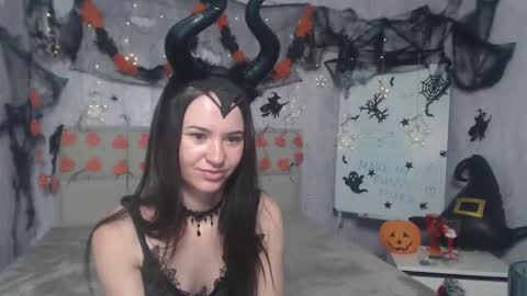 Snapshot of kiaracriegs chatting on 10/31/25, 09:05 Kara online show from 10/31/25, 09:05