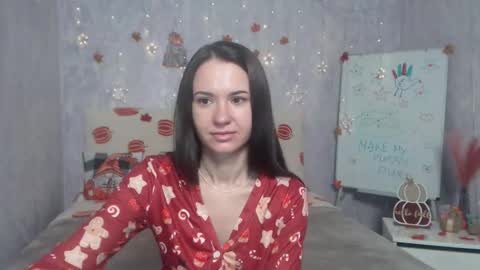 Snapshot of kiaracriegs chatting on 11/17/25, 06:35 Kara online show from 11/17/25, 06:35