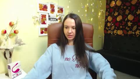 Snapshot of kiaracriegs chatting on 11/24/25, 07:02 Kara online show from 11/24/25, 07:02