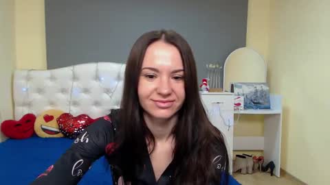 Snapshot of kiaracriegs chatting on 12/02/25, 07:09 Kara online show from 12/02/25, 07:09