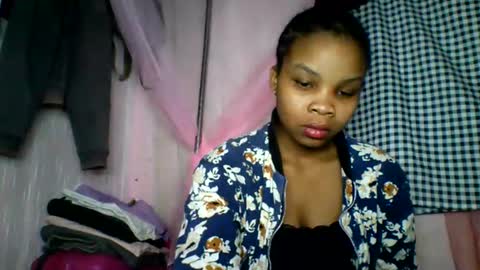Snapshot of kiarah_69 chatting on 06/11/26, 12:32 kiarah 69 online show from 06/11/26, 12:32