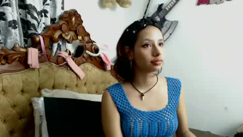 Snapshot of kiaralenon chatting on 12/02/24, 04:53 kiaralenon online show from 12/02/24, 04:53