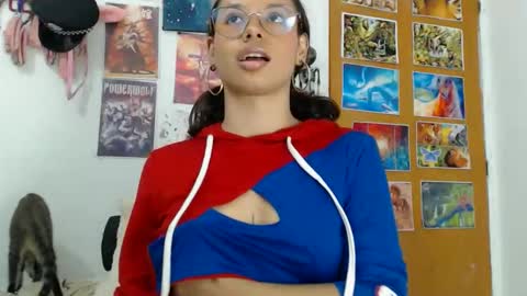 Snapshot of kiaralenon chatting on 11/21/25, 01:48 kiaralenon online show from 11/21/25, 01:48