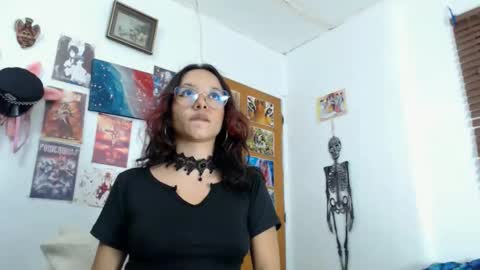 Snapshot of kiaralenon chatting on 11/25/25, 01:27 kiaralenon online show from 11/25/25, 01:27