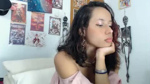 Snapshot of kiaralenon chatting on 11/30/25, 10:14 kiaralenon online show from 11/30/25, 10:14