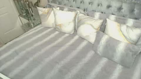 Kia Rose online show from 10/23/25, 06:23