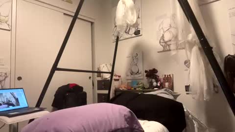 HunneysPlayRoom online show from 12/23/24, 12:52