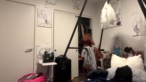 HunneysPlayRoom online show from 12/30/24, 10:10