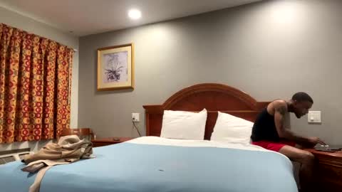 HunneysPlayRoom online show from 12/31/24, 04:14