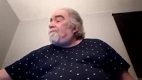 Snapshot of kickinme chatting on 11/13/25, 11:47 KICKINME online show from 11/13/25, 11:47