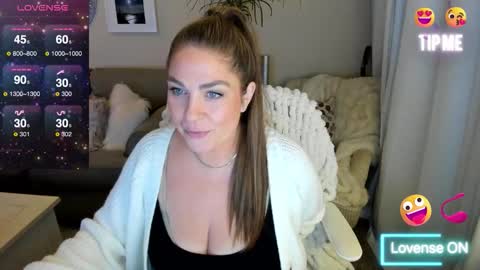 Kiera Reines online show from 12/04/25, 01:59