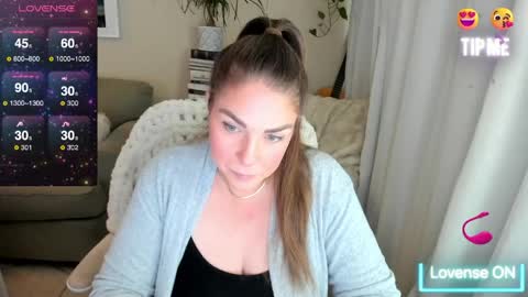 Snapshot of kierareines chatting on 04/12/26, 01:54 Kiera Reines online show from 04/12/26, 01:54