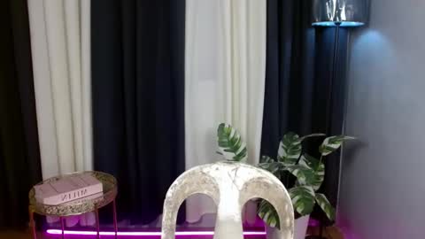 Snapshot of kiethmadison_miller chatting on 10/12/25, 11:09 Im Mia online show from 10/12/25, 11:09