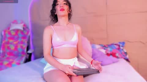 KIM COOPER online show from 12/17/25, 10:54