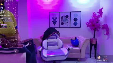 Snapshot of kiitty__meow chatting on 06/17/26, 12:29 Kitty online show from 06/17/26, 12:29