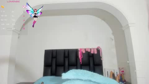 Snapshot of kiity_ebony chatting on 10/19/25, 07:03 KIITY online show from 10/19/25, 07:03