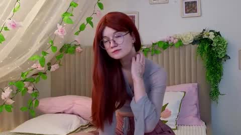 kiki_blue_eyes online show from 10/13/25, 04:23
