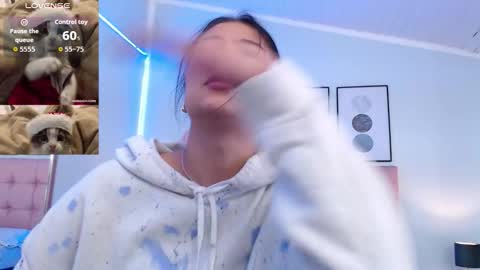 kIKI online show from 11/15/25, 06:48