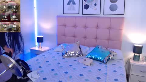 kIKI online show from 11/22/25, 06:40