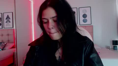 kIKI online show from 01/09/26, 09:38