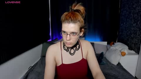 Snapshot of kiki_krash chatting on 12/06/24, 01:33 Kiki online show from 12/06/24, 01:33