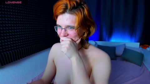 Snapshot of kiki_krash chatting on 12/16/24, 01:11 Kiki online show from 12/16/24, 01:11