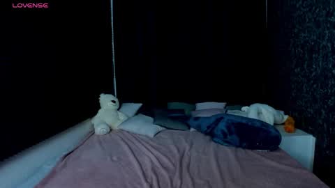 Snapshot of kiki_krash chatting on 01/12/25, 04:50 Kiki online show from 01/12/25, 04:50