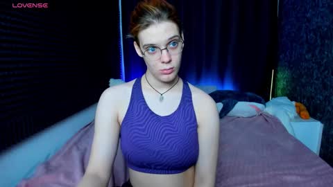 Snapshot of kiki_krash chatting on 01/14/25, 10:27 Kiki online show from 01/14/25, 10:27