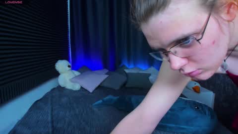 Snapshot of kiki_krash chatting on 02/14/25, 04:31 Kiki online show from 02/14/25, 04:31