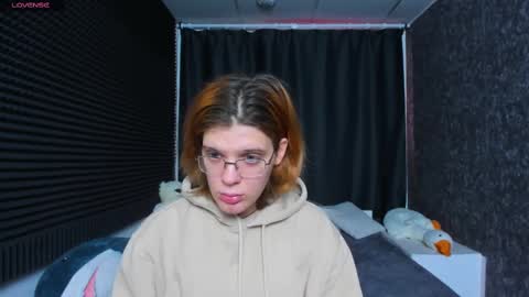 Snapshot of kiki_krash chatting on 02/17/25, 10:07 Kiki online show from 02/17/25, 10:07